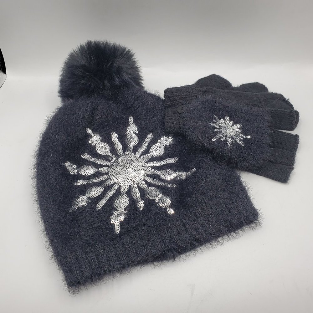 NWT ADULT SEQUIN SNOWFLAKE POM POM HAT SET